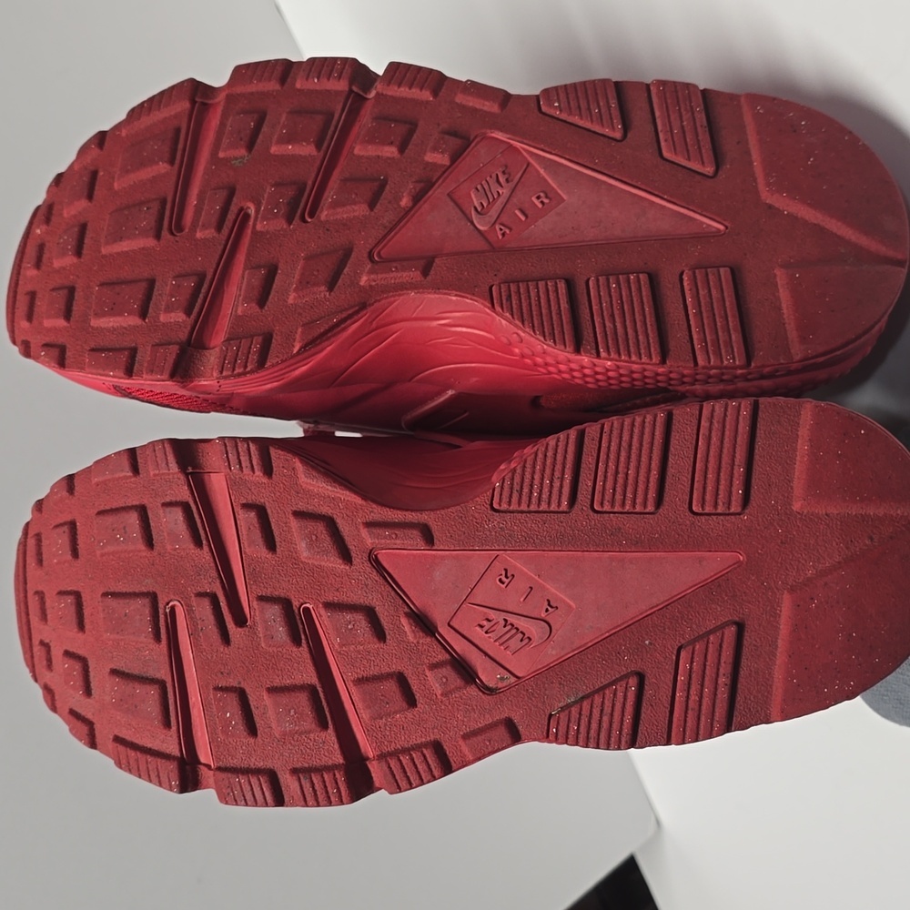 {Nike} Air Huarache in Gym Red - Size 9.5 - Picture 14 of 16